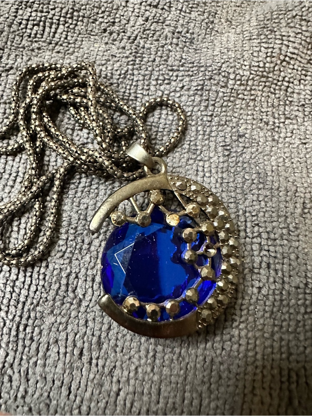 Cobalt Blue Crystal Pendant Necklace - Women's Fashion Jewelry